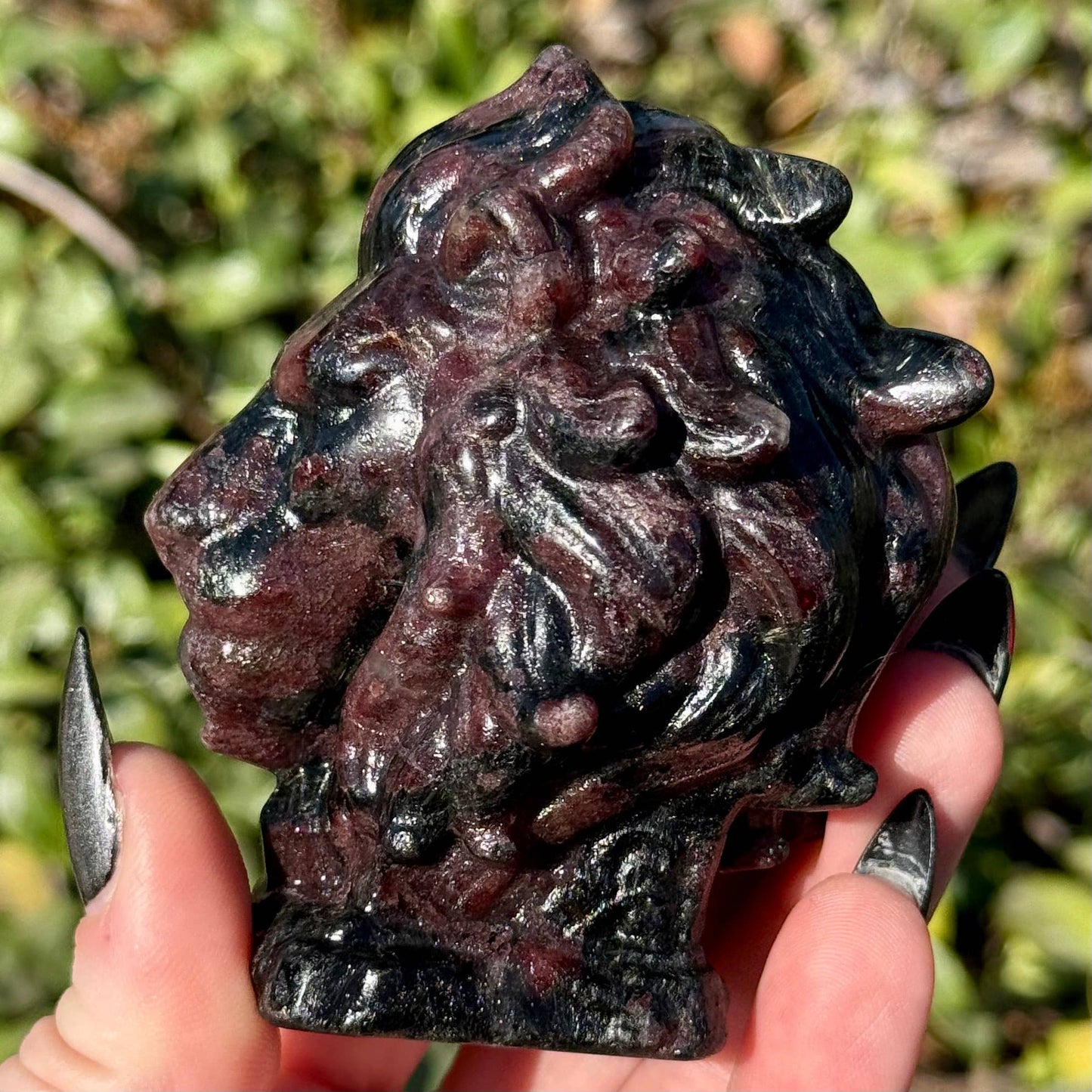Garnet Arfvedsonite Lion Head
