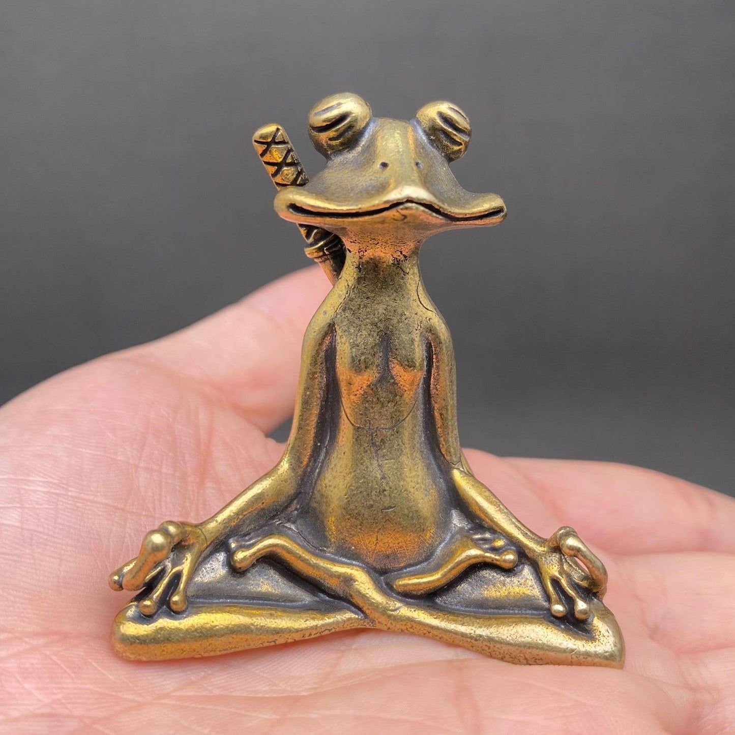 Brass Kungfu Frog in Meditation Crafts Desktop Ornaments