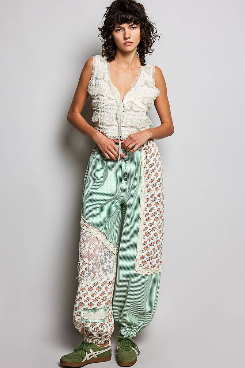 V-neck Sleeveless Cropped Woven Lace Top