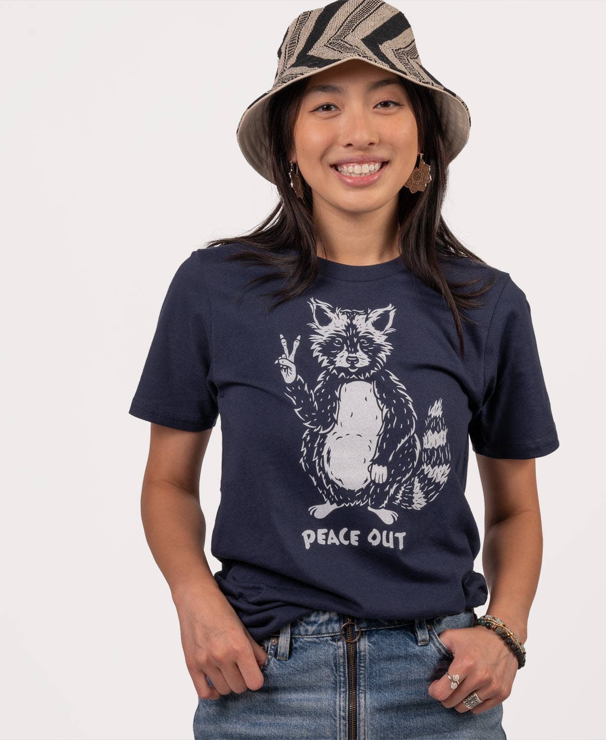 Peace Out Raccoon Organic T-Shirt - Unisex: XL