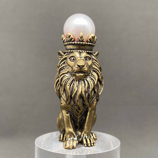 The Lion Wearing A Crown Crafts Brass Desktop Ornaments