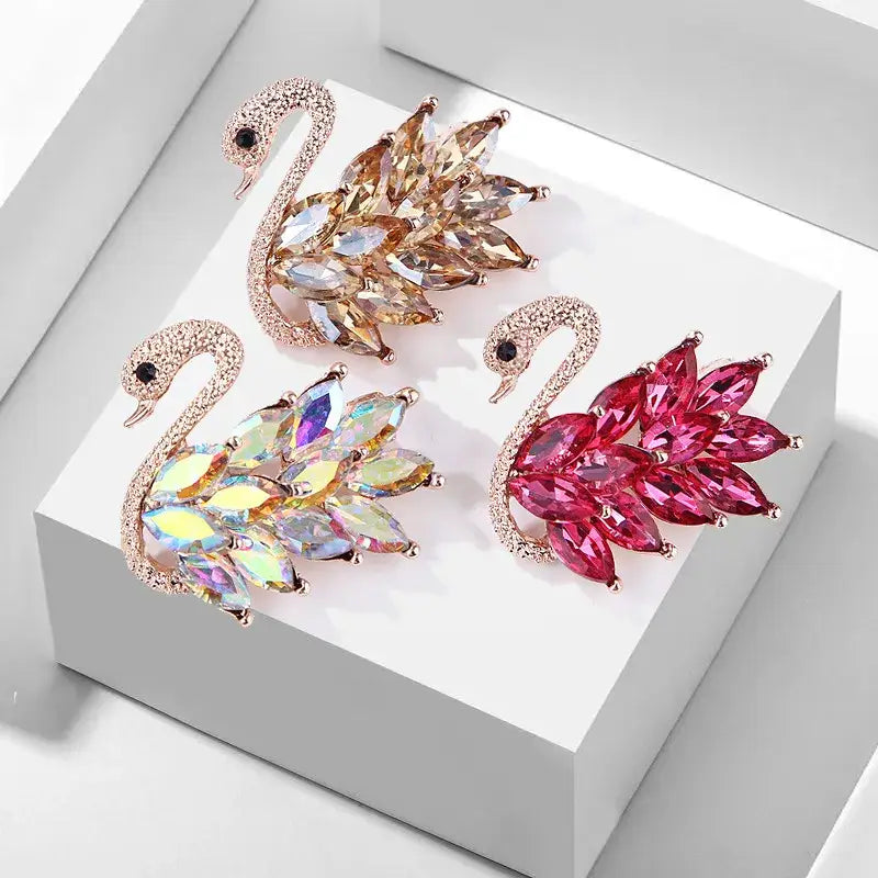 Crystal Swan Brooch – Sparkling Rhinestones