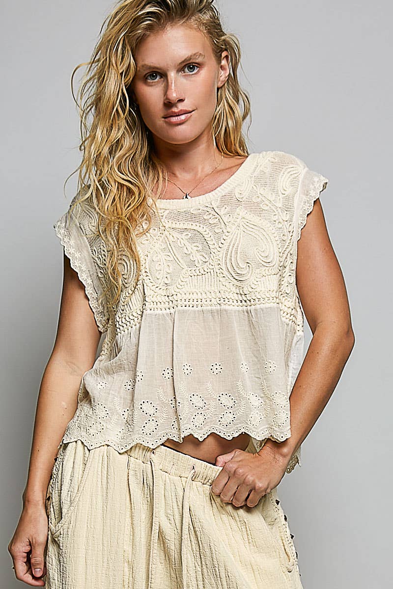 Round Neck Sleeveless Zigzag Border Detail Crochet Top