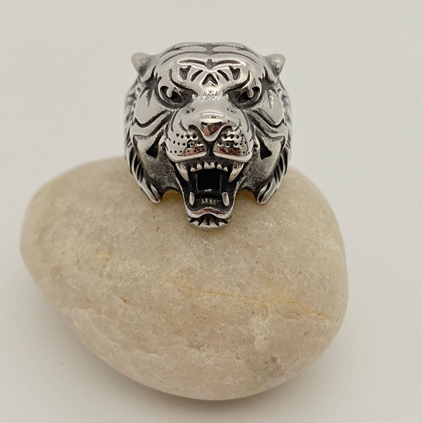 Stainless Steel  Personality Tiger Head Ring - MJ/MR
