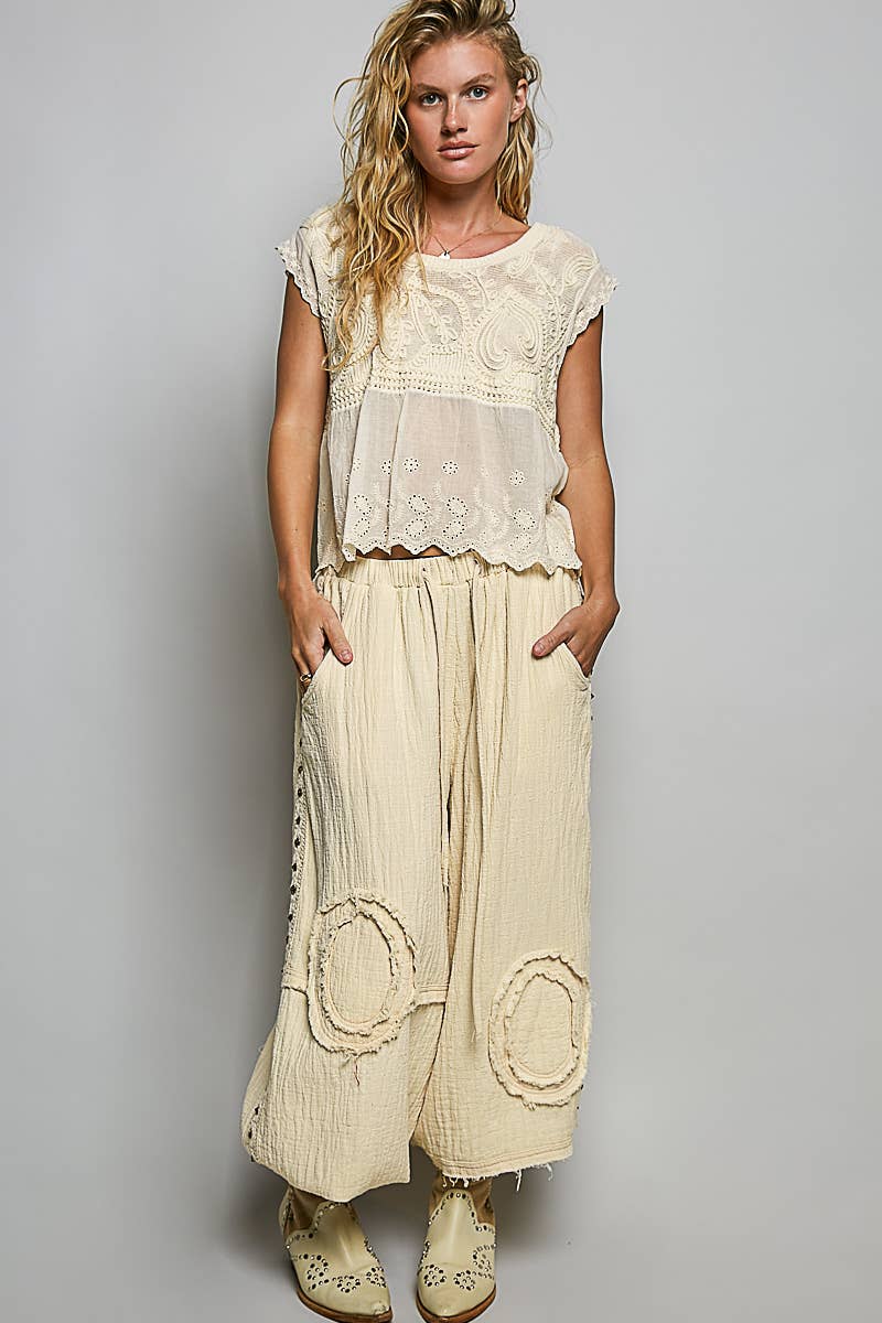 Round Neck Sleeveless Zigzag Border Detail Crochet Top