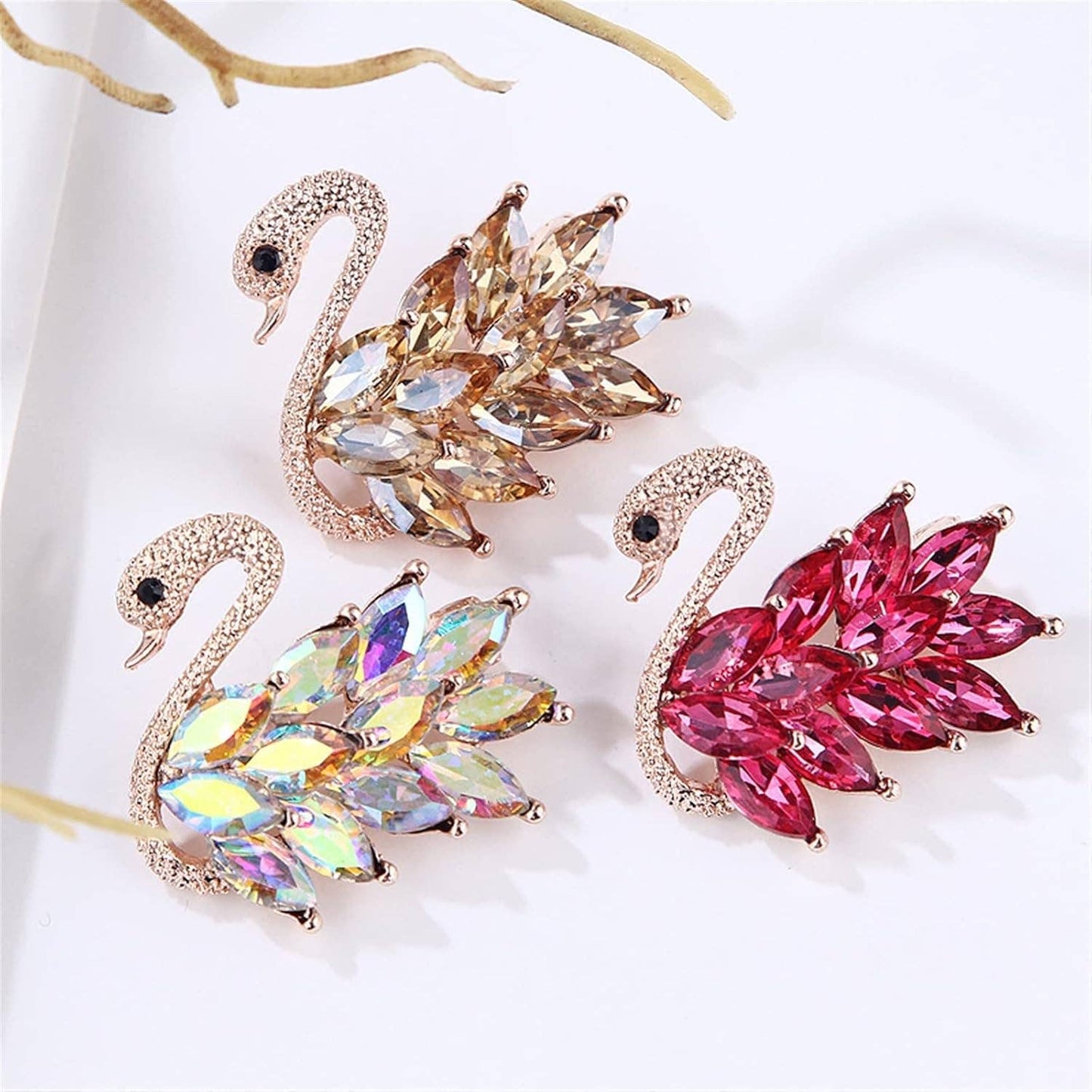Crystal Swan Brooch – Sparkling Rhinestones