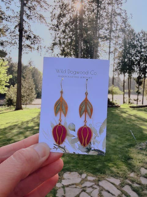 Tulip deep pink brass flow earrings