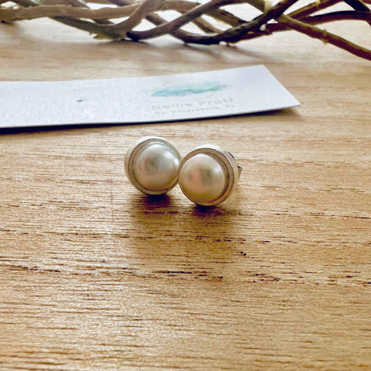 Cult Classic freshwater pearl stud earrings