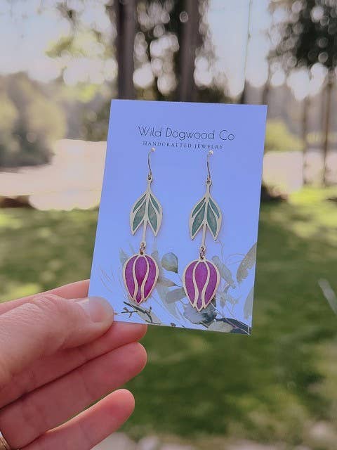 Tulip deep pink brass flow earrings